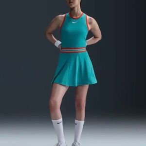 Nike Court Slam DryFit Roland Garros in Turquoise and Red